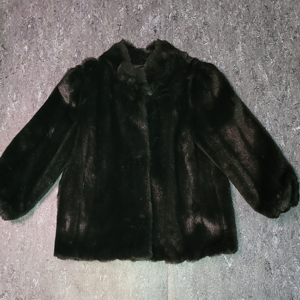 NEVER-WORN. Made In USA. Monterey Fashions. Faux-fur. Women's Size 20w